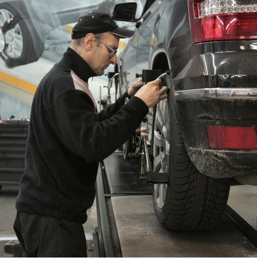 The Comprehensive Guide to Selecting the Best Tires for Your Vehicle at Our Auto Service Center